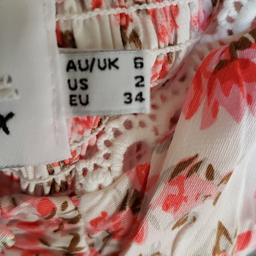 SOLD! Princess Polly Maddi Pink Floral Top Size 2 - Picture 8 of 11